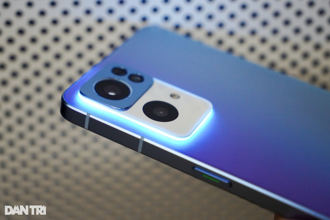 Cận cảnh Oppo Reno7 Pro 5G - Đối thủ của iPhone 13, Xiaomi 12 - 7 Cận cảnh Oppo Reno7 Pro 5G - Đối thủ của iPhone 13, Xiaomi 12 - 7