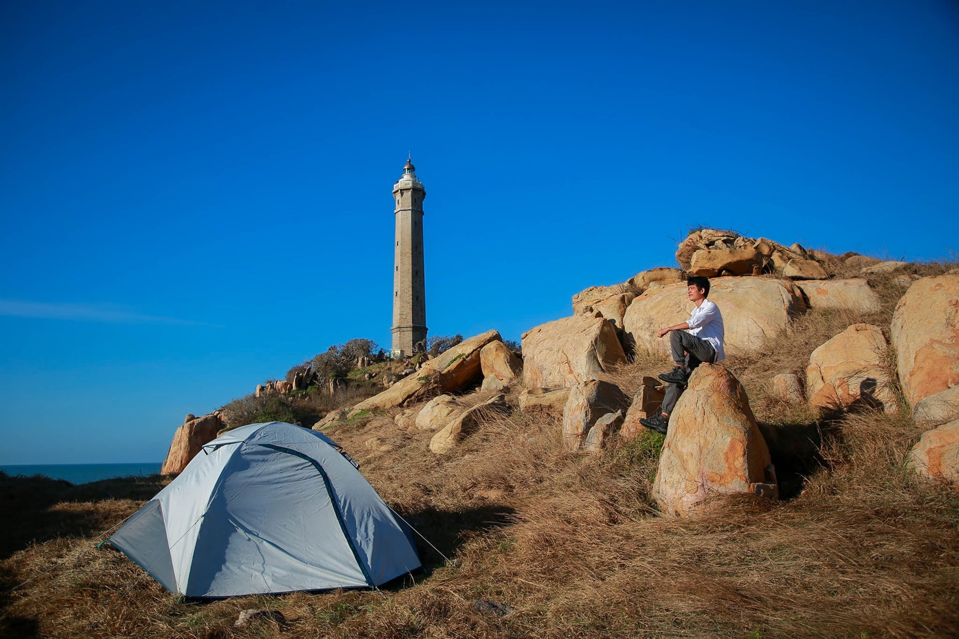 Camping and watching the stars at night and dawn at the oldest lighthouse in Vietnam - 1