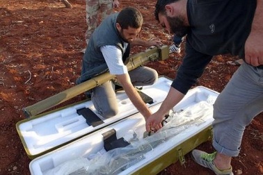 Máy bay Syria lại rơi khi phiến quân nhận tên lửa mới