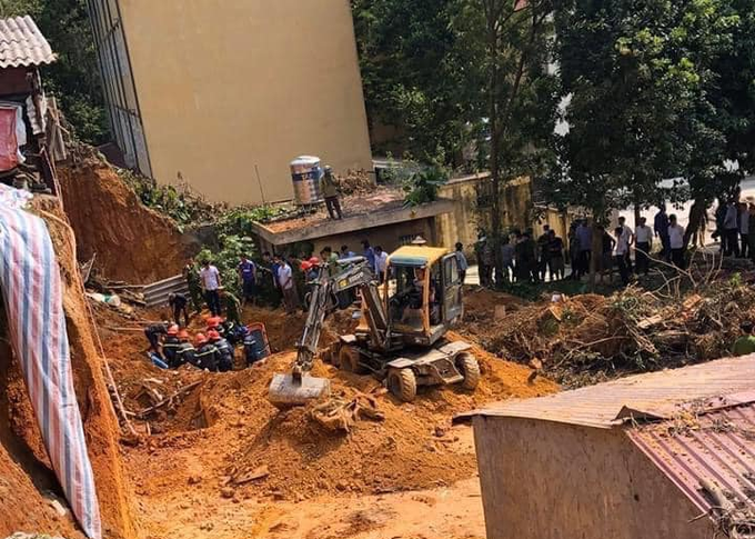 Phú Thọ: Sập công trình trường học đang thi công, nhiều người thương vong - Ảnh 1. Phú Thọ: Sập công trình trường học đang thi công, nhiều người thương vong - Ảnh 1.