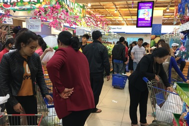 Gia Lai: Siêu thị đông nghẹt khách đi sắm Tết