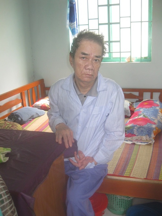 Đi ăn xin nuôi con họa đại học