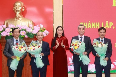 Thống nhất cho 21 cán bộ lãnh đạo chủ chốt của Quảng Ngãi nghỉ hưu sớm