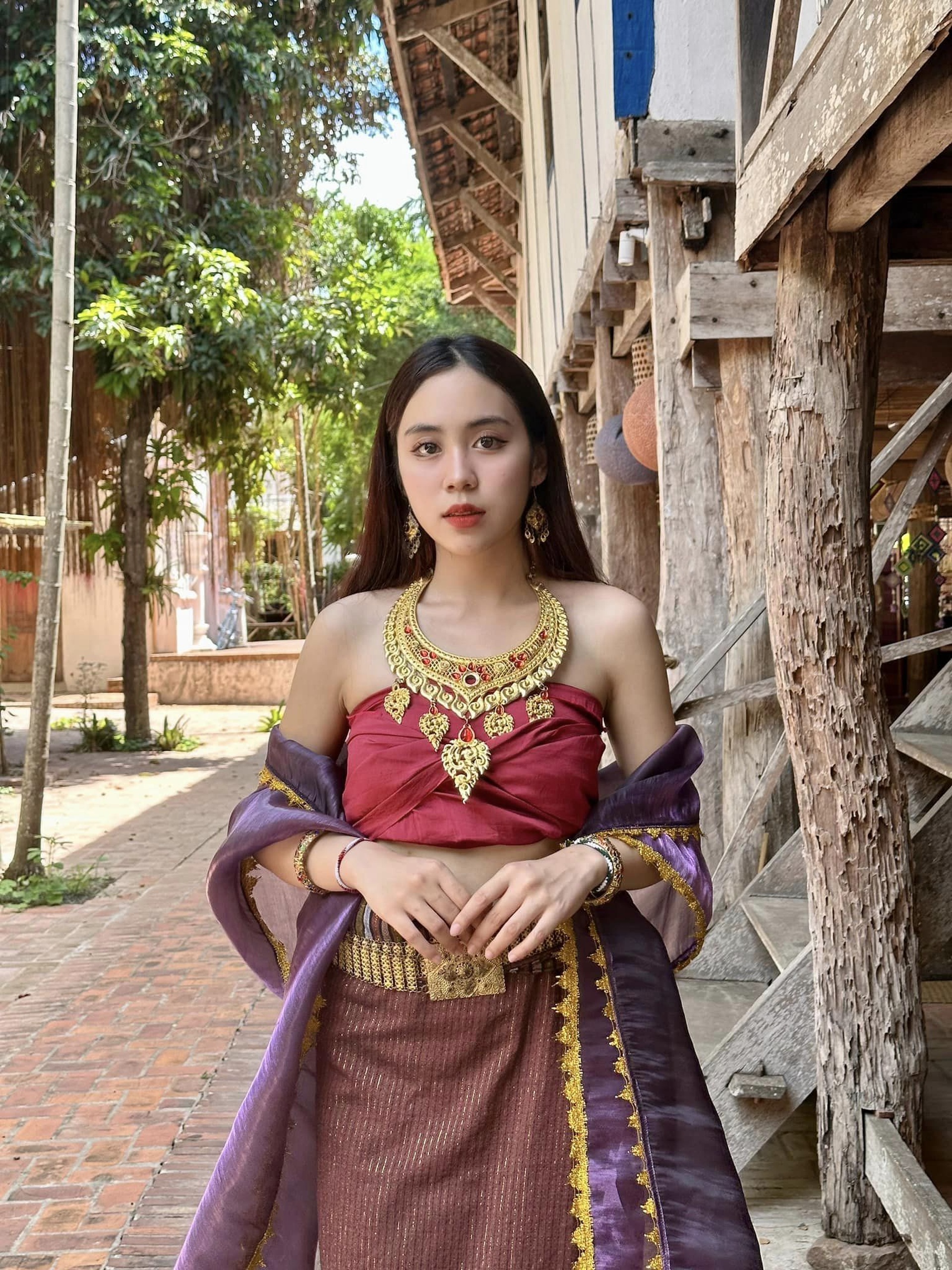 Những bóng hồng nổi bật tại lễ kỷ niệm 70 năm chiến thắng Điện Biên Phủ - 23 Những bóng hồng nổi bật tại lễ kỷ niệm 70 năm chiến thắng Điện Biên Phủ - 23