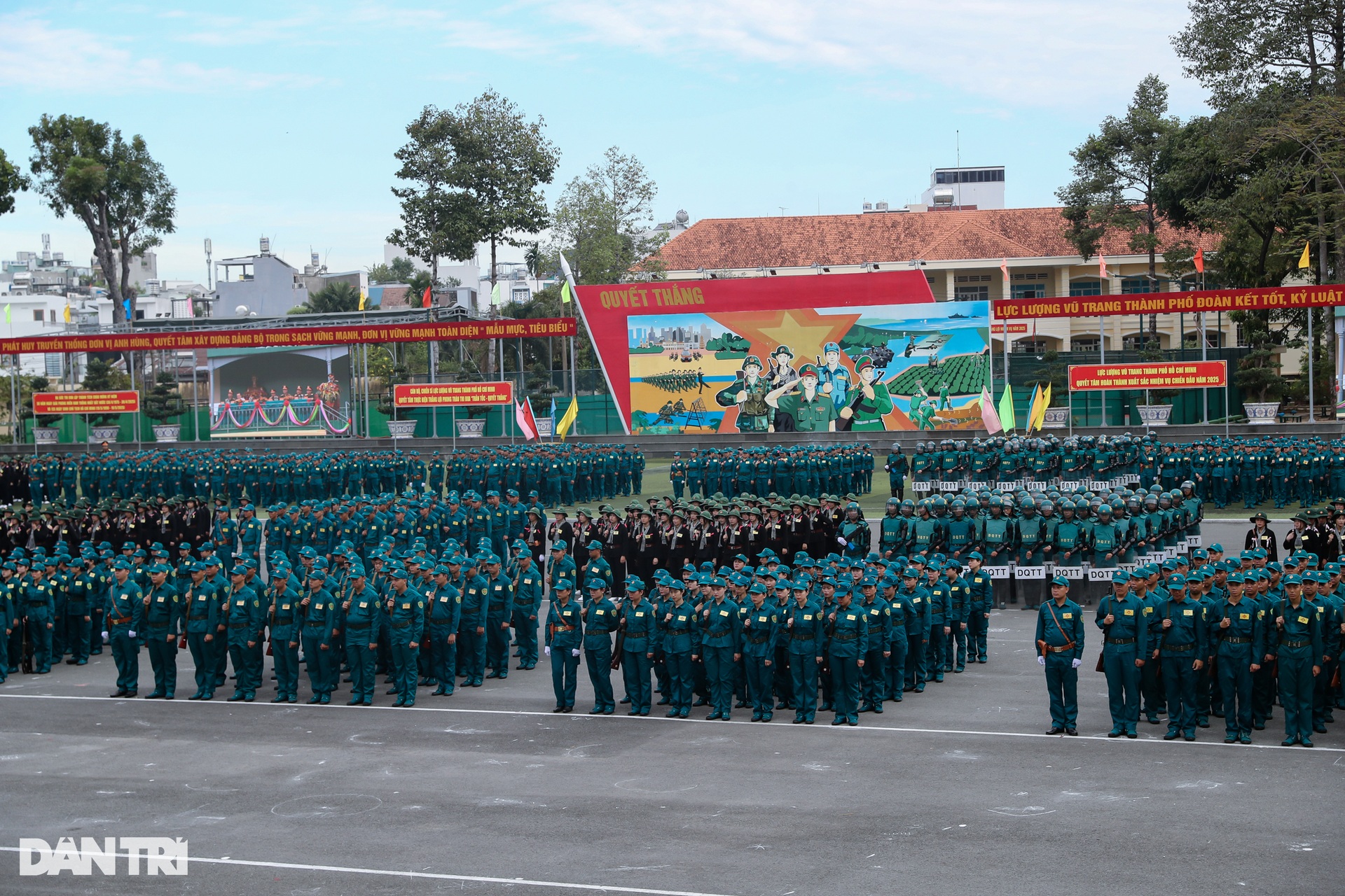 Hình ảnh ấn tượng tại lễ ra quân huấn luyện năm 2025 của Bộ Tư lệnh TPHCM - 4 Hình ảnh ấn tượng tại lễ ra quân huấn luyện năm 2025 của Bộ Tư lệnh TPHCM - 4