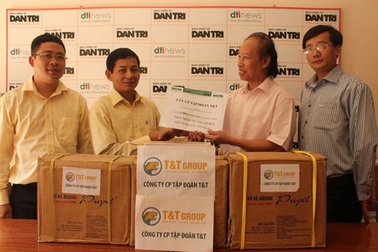 Tập đoàn T&T ủng hộ 4.000 cuốn vở