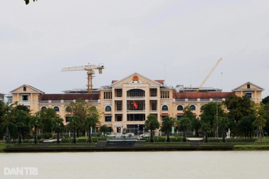 Biên chế công chức các quận, huyện mới của TP Huế trực thuộc Trung ương