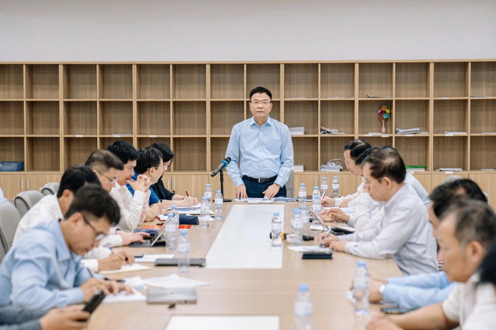 Phó Thủ tướng kiểm tra tiến độ dự án Bệnh viện Bạch Mai, Việt Đức cơ sở 2 - 1 Phó Thủ tướng kiểm tra tiến độ dự án Bệnh viện Bạch Mai, Việt Đức cơ sở 2 - 1