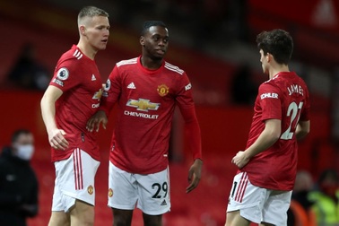 Thắng đậm Leeds, Man Utd chen chân vào top 3 Premier League