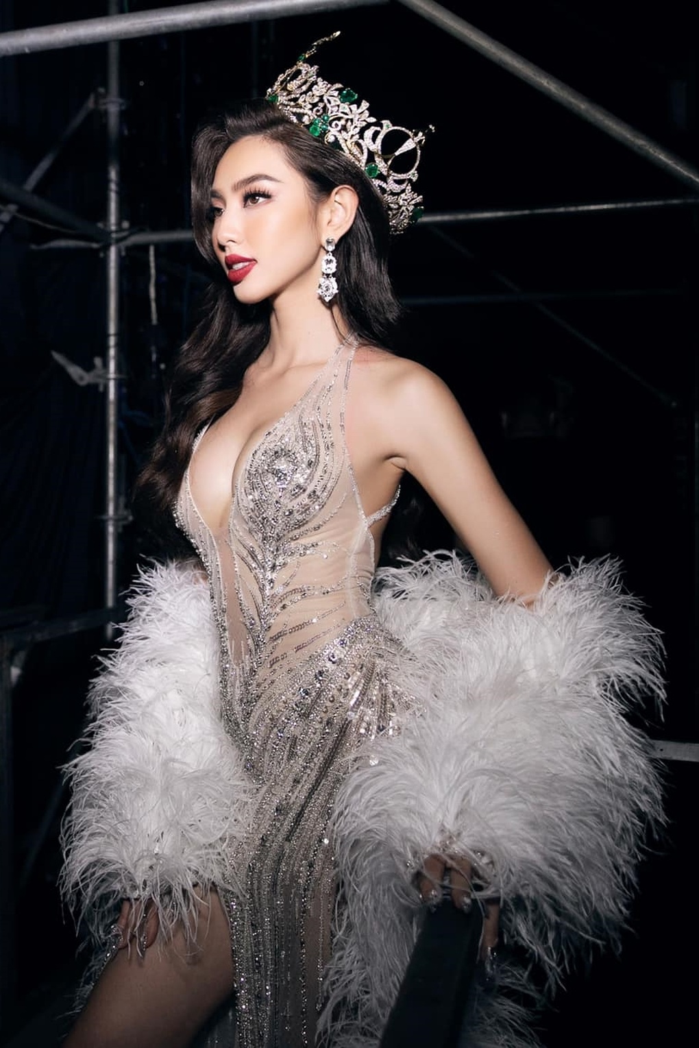 Hoa hậu Thùy Tiên chuộng trang phục sexy, khoe hình thể nóng bỏng - 5 Hoa hậu Thùy Tiên chuộng trang phục sexy, khoe hình thể nóng bỏng - 5