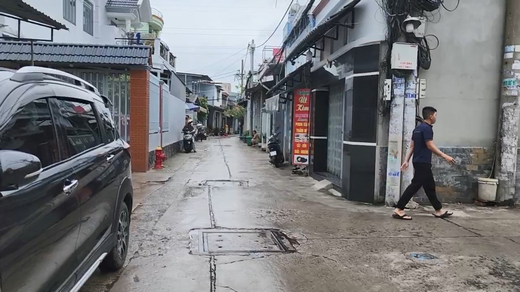 Đôi nam nữ thương vong trong dãy trọ ở TPHCM - 1 Đôi nam nữ thương vong trong dãy trọ ở TPHCM - 1