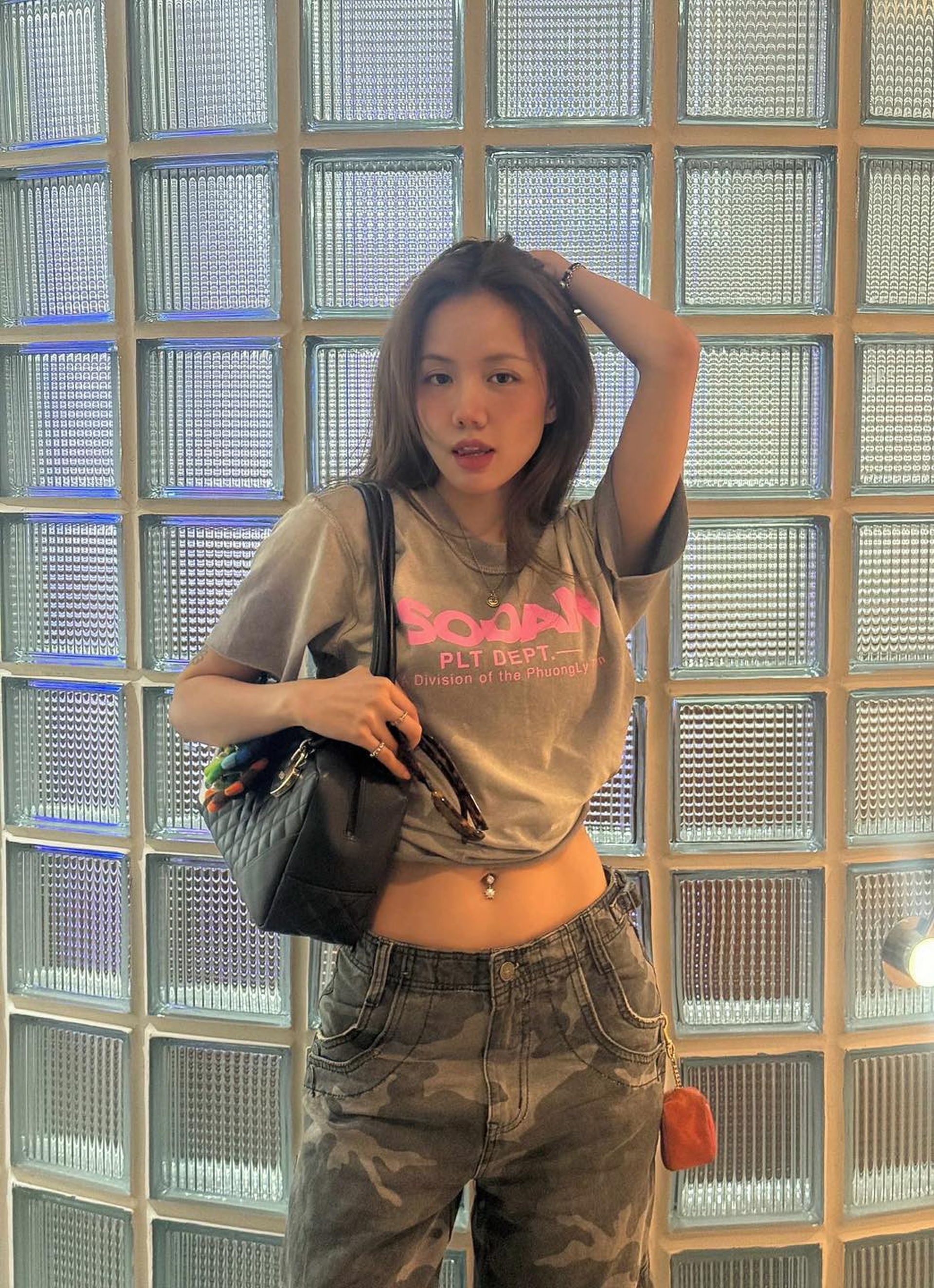 Phương Ly: Gợi cảm tuổi 35, tin đồn hẹn hò rapper kiêm bạn thân hơn 10 năm - 11 Phương Ly: Gợi cảm tuổi 35, tin đồn hẹn hò rapper kiêm bạn thân hơn 10 năm - 11