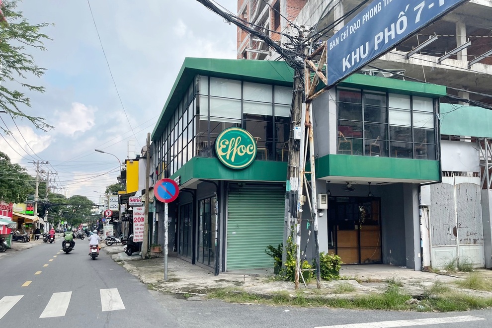 Tiệm sửa xe ở TPHCM bỏ túi vài triệu đồng trong buổi sáng đầu tiên mở cửa - 4 Tiệm sửa xe ở TPHCM bỏ túi vài triệu đồng trong buổi sáng đầu tiên mở cửa - 4