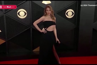 Paris Jackson che hình xăm xuất hiện trên thảm đỏ lễ trao giải Grammy 2024