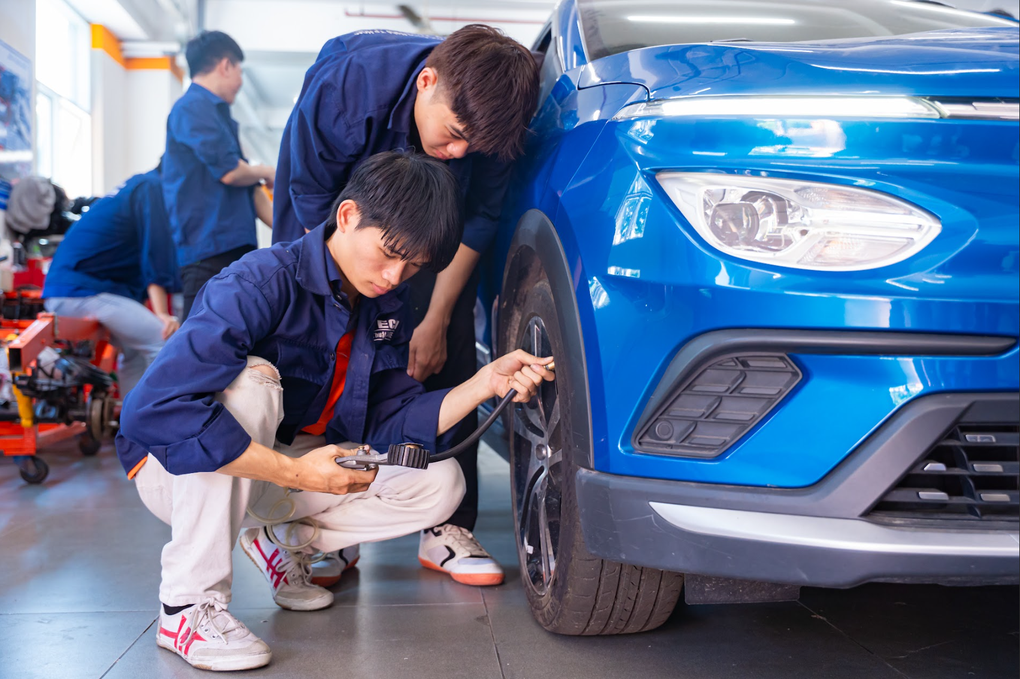 Hàng loạt trường đại học phía Nam công bố điểm sàn, cao nhất 24 điểm - 2 Hàng loạt trường đại học phía Nam công bố điểm sàn, cao nhất 24 điểm - 2
