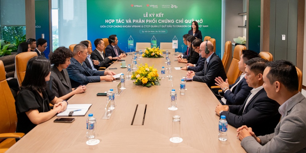 Dragon Capital Việt Nam và VPBank: 10 năm đồng hành phát triển thị trường vốn Việt Nam - 2 Dragon Capital Việt Nam và VPBank: 10 năm đồng hành phát triển thị trường vốn Việt Nam - 2