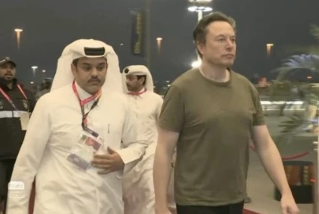 Tỷ phú Elon Musk bất ngờ có mặt tại Qatar để không bỏ qua trận chung kết hấp dẫn giữa Argentina và Pháp (Ảnh chụp màn hình). Tỷ phú Elon Musk bất ngờ có mặt tại Qatar để không bỏ qua trận chung kết hấp dẫn giữa Argentina và Pháp (Ảnh chụp màn hình).