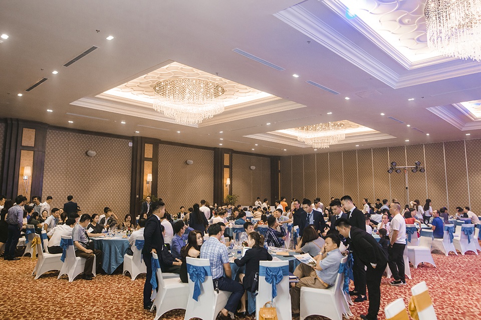 Bất thường việc một loạt doanh nghiệp địa ốc ồ ạt tuyển nhân viên - 1 Bất thường việc một loạt doanh nghiệp địa ốc ồ ạt tuyển nhân viên - 1