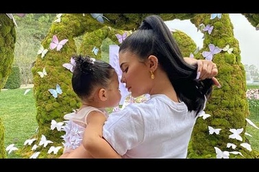 Kylie Jenner chuẩn bị tiệc sinh nhật cho Stormi