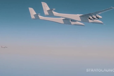 Máy bay lớn nhất thế giới mang tên lửa siêu thanh