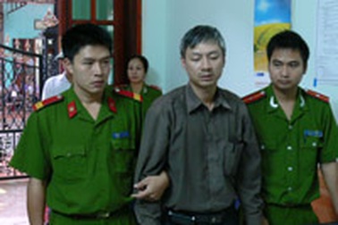 Đóng hàng chục triệu đồng để được làm thợ đập đá