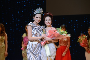 Lê Thanh Thúy bất ngờ đăng quang Hoa hậu Doanh Nhân Người Việt Châu Á 2016