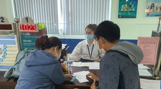 Thành phố yêu cầu cán bộ ở bộ phận tiếp nhận và trả kết quả thủ tục hành chính phải nhiệt tình hướng dẫn giải quyết công việc cho người dân, tổ chức với tinh thần trách nhiệm cao.