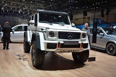"Hàng khủng" Mercedes G500 4x4² gây ấn tượng tại Geneva
