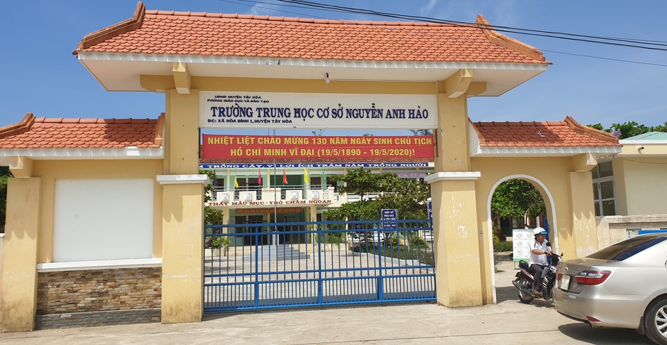 Đề nghị cảnh cáo hiệu trưởng nhờ học hộ, thi hộ - 1 Đề nghị cảnh cáo hiệu trưởng nhờ học hộ, thi hộ - 1