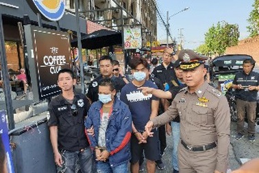 Hai người Việt bị bắt vì móc túi du khách ở nước ngoài