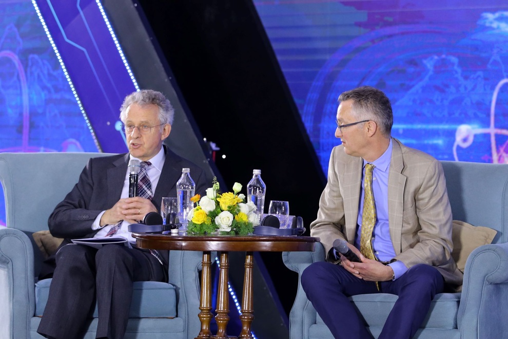 GS. Sir. Richard Henry Friend: Giải thưởng VinFuture mang đến nhiều bất ngờ, thú vị - 3 GS. Sir. Richard Henry Friend: Giải thưởng VinFuture mang đến nhiều bất ngờ, thú vị - 3