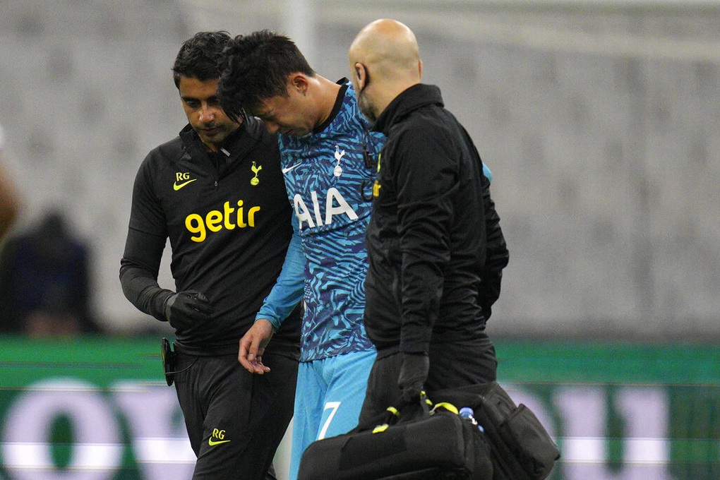Son Heung Min chấn thương, Hàn Quốc lo lắng trước World Cup 2022 - 2 Son Heung Min chấn thương, Hàn Quốc lo lắng trước World Cup 2022 - 2