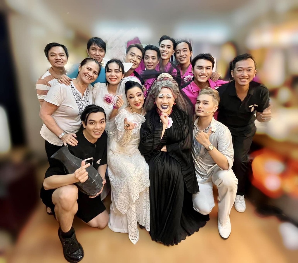 Nữ chính Alo! Lộ hàng nói về đoạn clip ôm Thành Lộc khóc nấc ở hậu trường - 2 Nữ chính Alo! Lộ hàng nói về đoạn clip ôm Thành Lộc khóc nấc ở hậu trường - 2