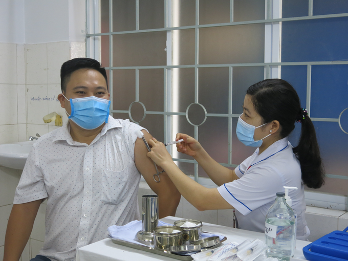 3 nhóm đối tượng được tiêm vắc - xin phòng Covid-19 đợt 2 - Ảnh 1. 3 nhóm đối tượng được tiêm vắc - xin phòng Covid-19 đợt 2 - Ảnh 1.