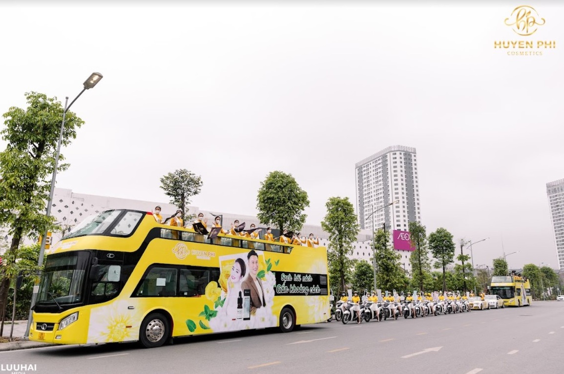 Roadshow Huyền Phi phủ sắc vàng Hà Nội - 2 Roadshow Huyền Phi phủ sắc vàng Hà Nội - 2
