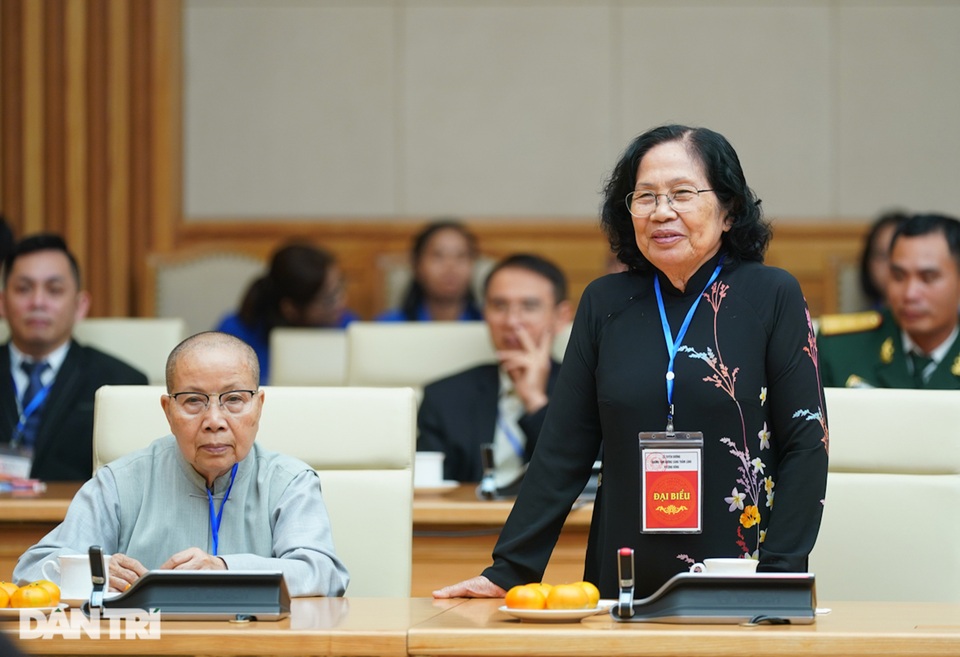 Thủ tướng: Xúc động với những câu chuyện cổ tích có thật trong đời thường - 11 Thủ tướng: Xúc động với những câu chuyện cổ tích có thật trong đời thường - 11