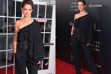 Katie Holmes mặc rườm rà dự công chiếu phim