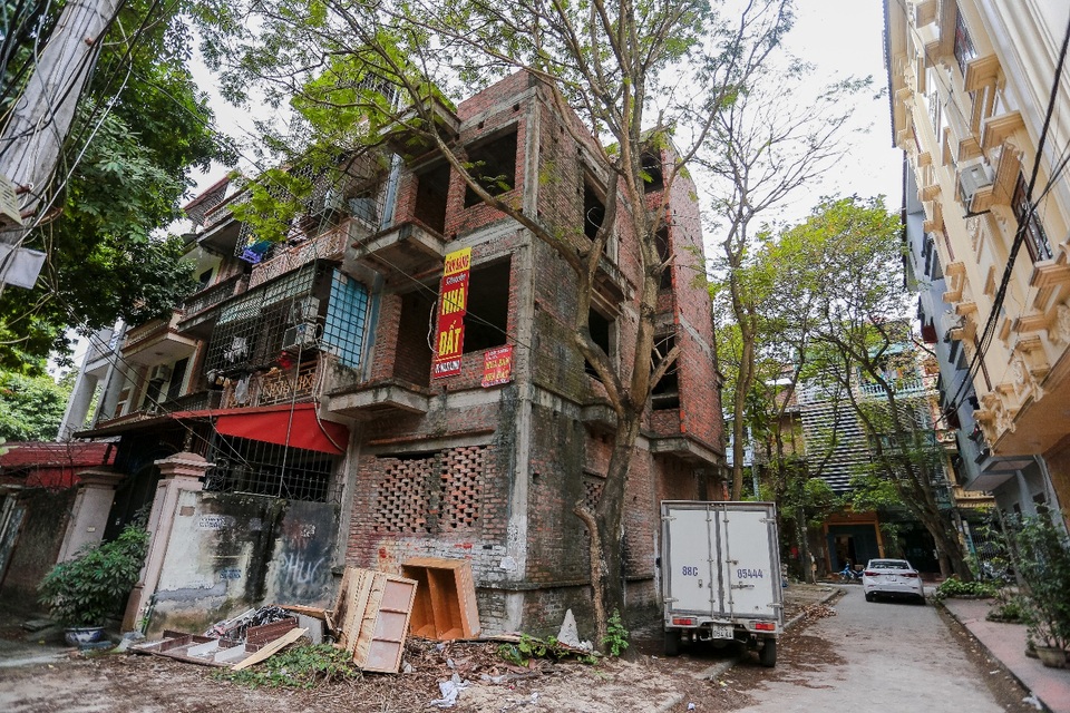 “Chuyện tình ri-đô” và cuộc sống của 25 công nhân trong “biệt thự triệu đô” ở Hà Nội - 1 “Chuyện tình ri-đô” và cuộc sống của 25 công nhân trong “biệt thự triệu đô” ở Hà Nội - 1