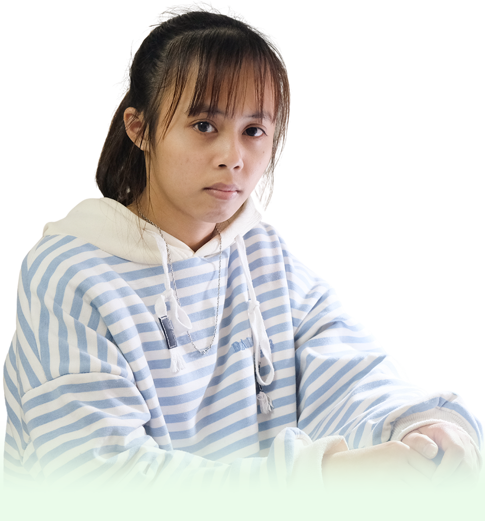 Hạnh phúc vỡ òa của nữ sinh chăn bò thuê đến giảng đường đại học - 3 Hạnh phúc vỡ òa của nữ sinh chăn bò thuê đến giảng đường đại học - 3