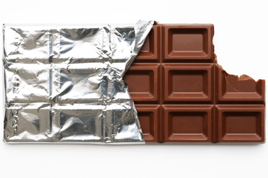 Vết cắn trên thanh chocolate khiến "siêu trộm" vào tù