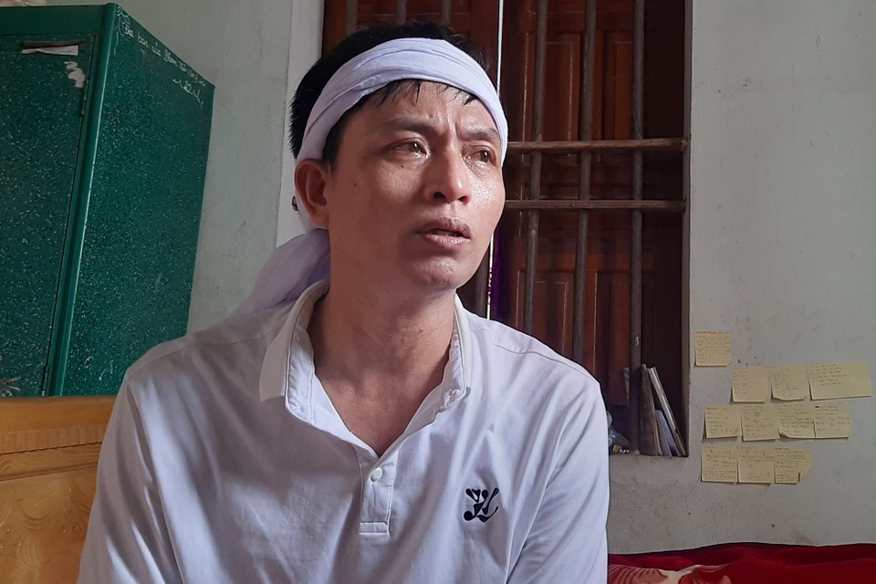 Tấm vé hạng thương gia của ông bố nghèo nhận tin mất con - 2 Tấm vé hạng thương gia của ông bố nghèo nhận tin mất con - 2