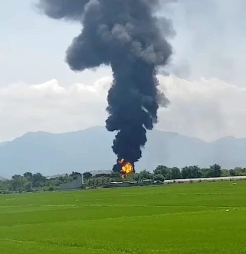 Cháy khu vực kho xăng dầu sân bay quân sự Thành Sơn - 2 Cháy khu vực kho xăng dầu sân bay quân sự Thành Sơn - 2