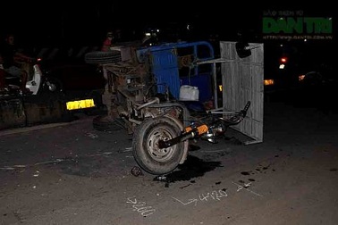 Xe ba gác tông chết người, bay lên giải phân cách