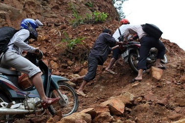 Thầy giáo "túm đuôi trâu" đi mở lớp