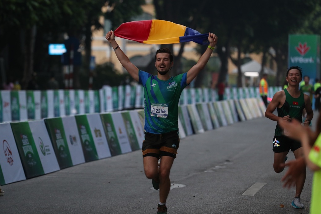 Giải chạy VPBank Hanoi Marathon 2022: Cuộc đua bứt tốc - 7 Giải chạy VPBank Hanoi Marathon 2022: Cuộc đua bứt tốc - 7