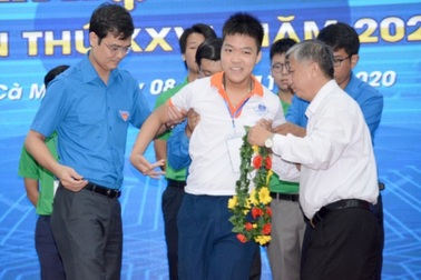 Những nấc thang của cậu học trò bại não dự Kỳ thi Olympic Tin học Châu Á