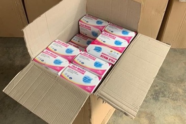 Tạm giữ hàng ngàn hộp khẩu trang không rõ nguồn gốc