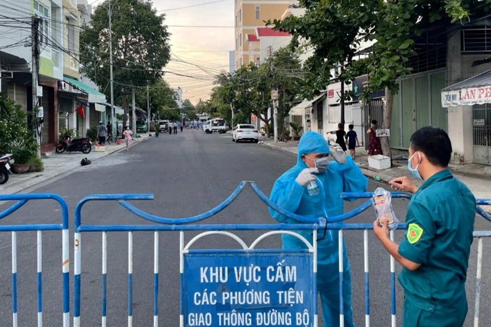 Trưởng phòng kinh tế Nha Trang nghỉ việc sau khi bị kỷ luật khiển trách - 1 Trưởng phòng kinh tế Nha Trang nghỉ việc sau khi bị kỷ luật khiển trách - 1