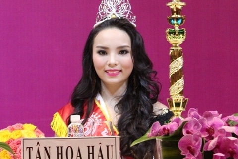 Tân Hoa hậu VN: “Tôi xứng đáng vì những nỗ lực của mình”