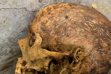 Sửng sốt với hài cốt 2.000 năm tuổi còn nguyên vẹn tóc